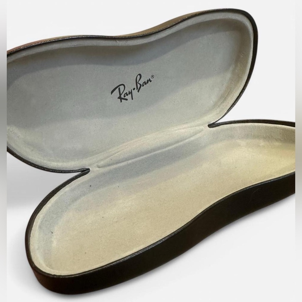 Ray-Ban Black Leather Clamshell Eye Glasses Case Hard Grey Liner 1.5"x6.5" 2.5 C - Picture 4 of 5